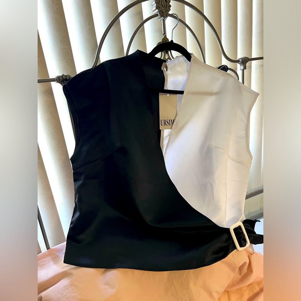 New black & white top